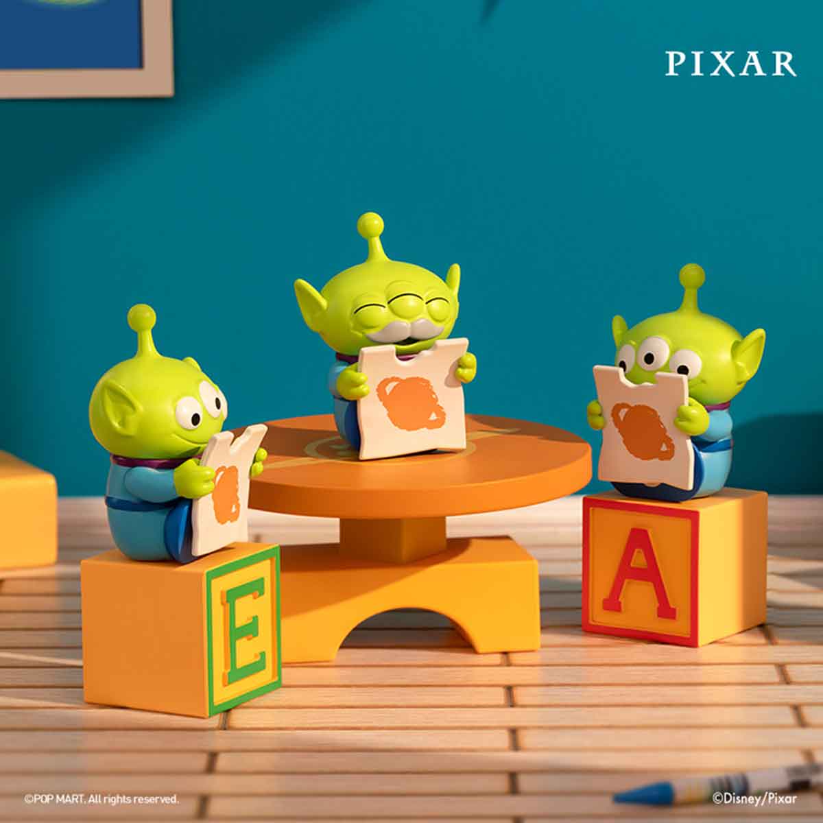 Alien Party Pop Mart - Rocket le concept store pour satisfaire toutes vos envies