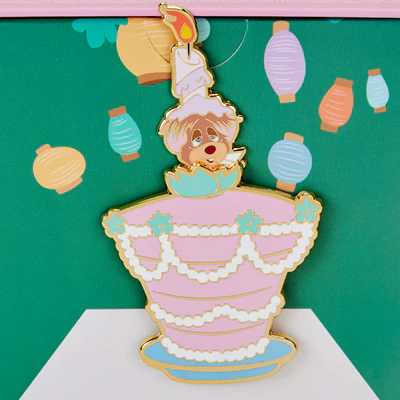 Pins Loungefly Alice au Pays des Merveilles Gateau Non Anniversaire Disney 8 cm