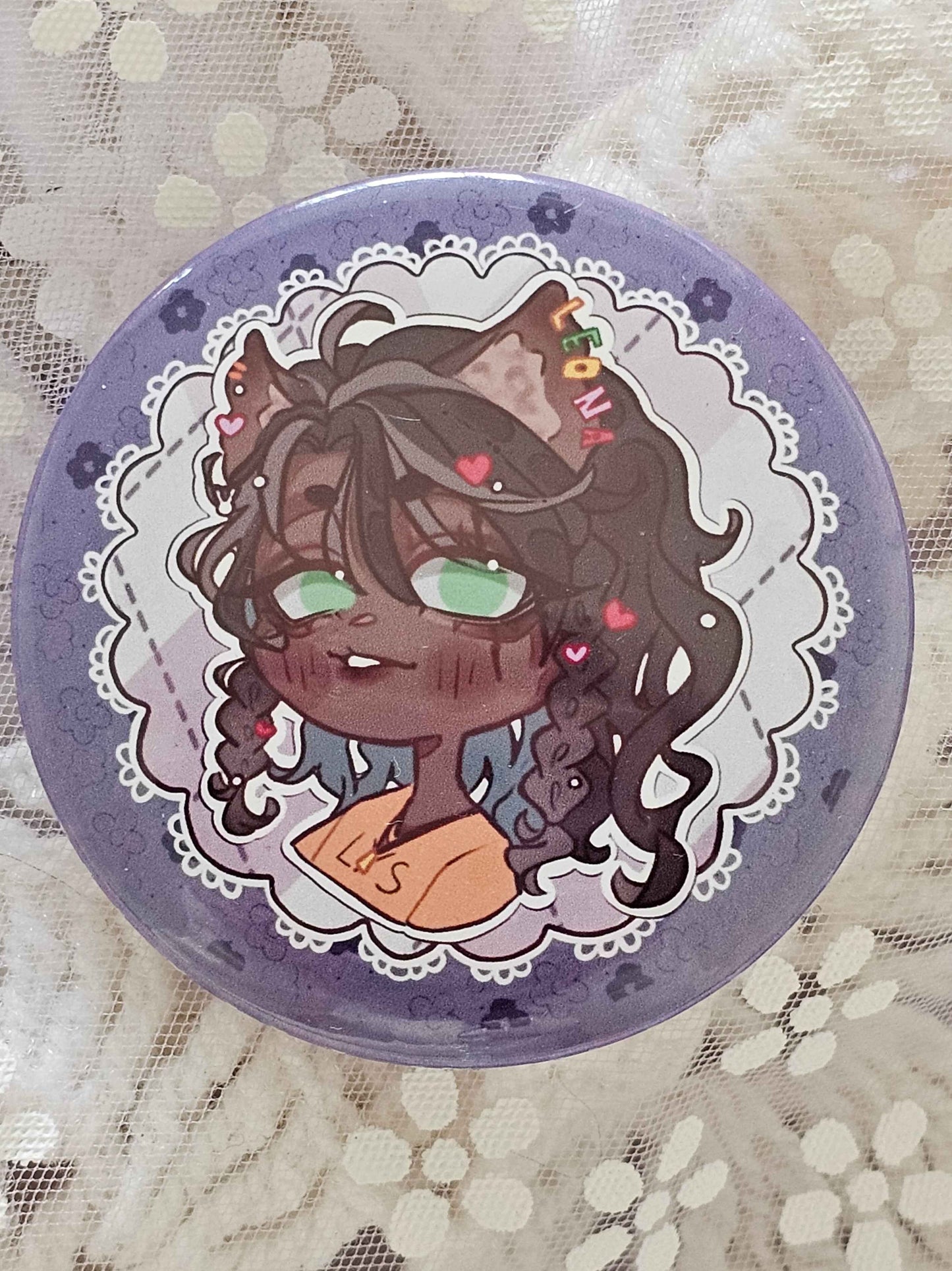 Badge Twisted Wonderland by Art by Lys