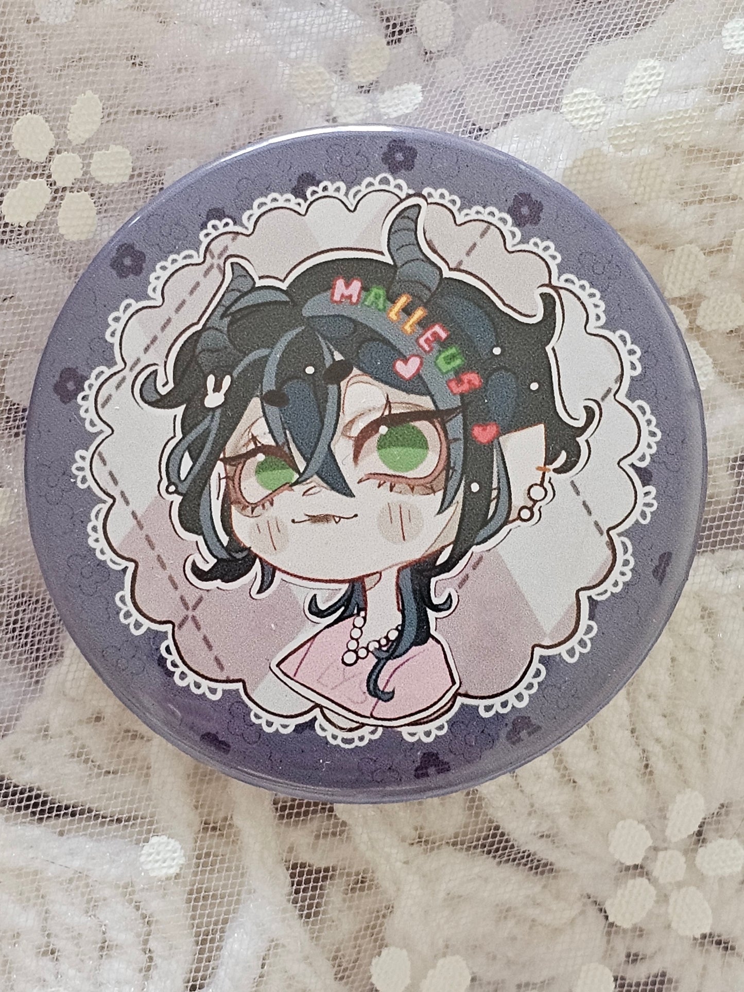 Badge Twisted Wonderland by Art by Lys