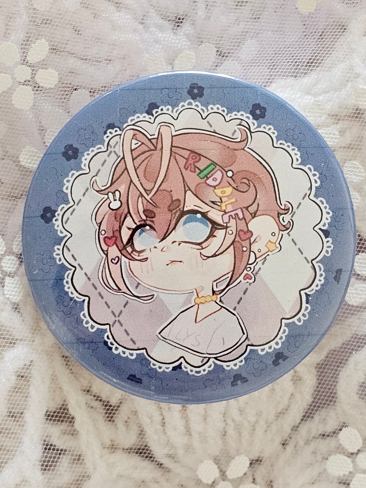 Badge Twisted Wonderland by Art by Lys