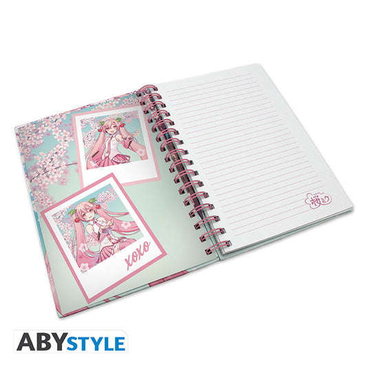 Cahier A5 Fleurs de cerisier Hatsune Miku
