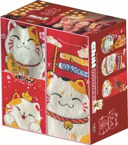 Les goûters de la famille chaussettes Chat maneki. Avec 3 paires de chaussettes et un livret de recettes